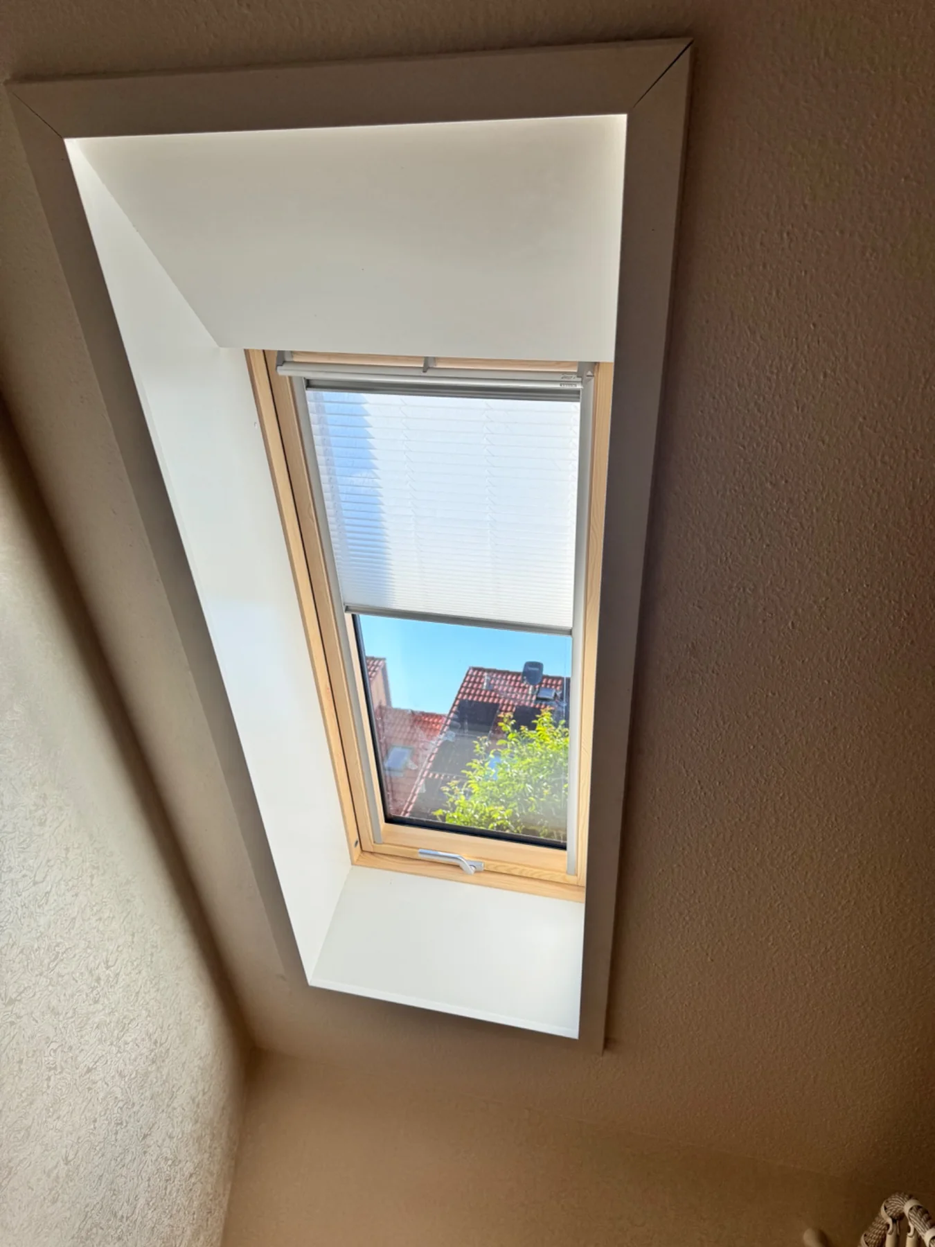 Dachfenster mit Plissee